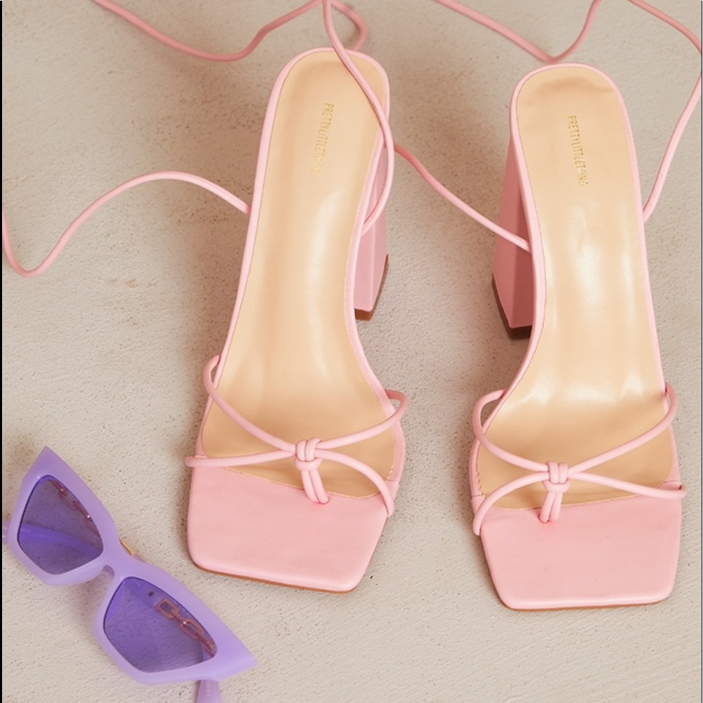 Baby Pink Wide Fit Toe Thong Knot Strappy Block Heel Sandals - Picture 3 of 3
